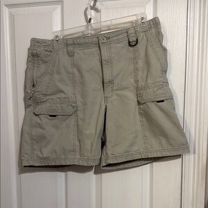 Wrangler Men's elastic waist Cargo Shorts - Light Gray